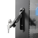 Gabinete de carga con 32  contactos de corriente alterna